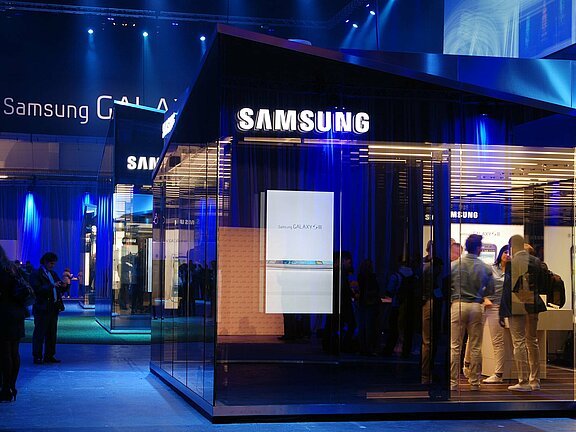 Ausbau eines Mobilen Pavillons im Rahmen der Olympischen Spiele für Samsung Electronics umgesetzt mit der Unterstützung von Holtmann+, in London, Moskau, Singapur, St. Petersburg 2012.